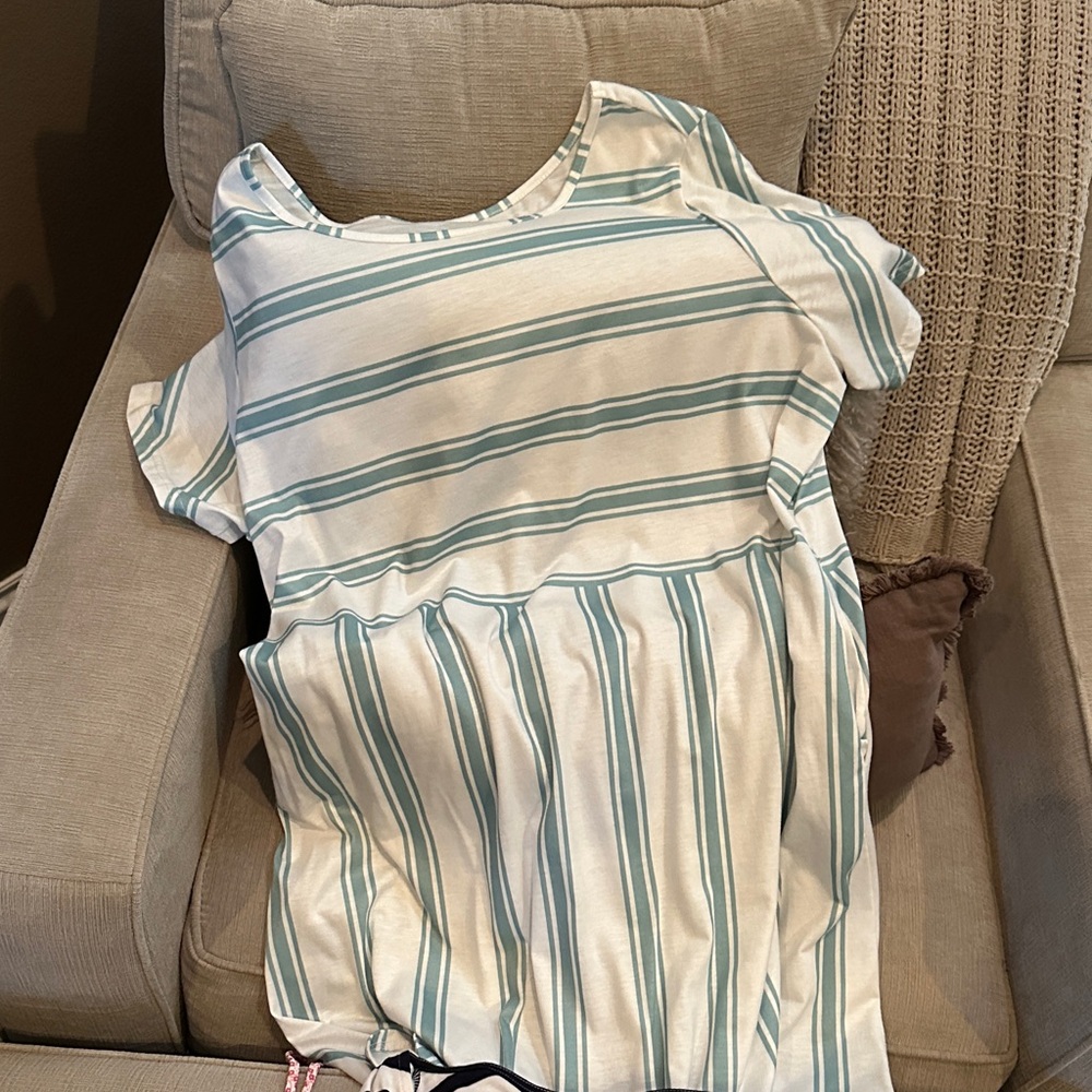 Striped and Patterned 2x Dresses Collection - Picture 2 of 5
